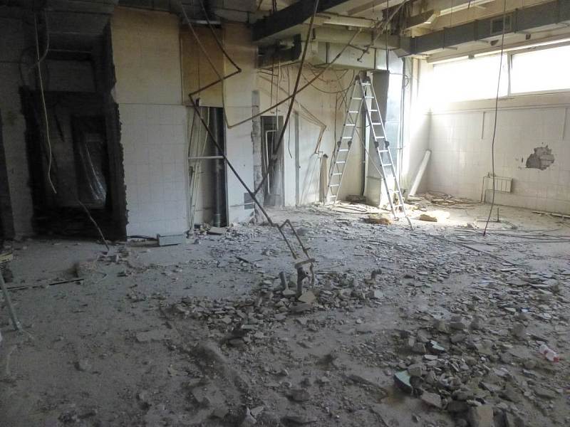 Технический надзор за ходом выполняемых строительно-монтажных, отделочных работ и других работ супермаркет Перекресток фото 2